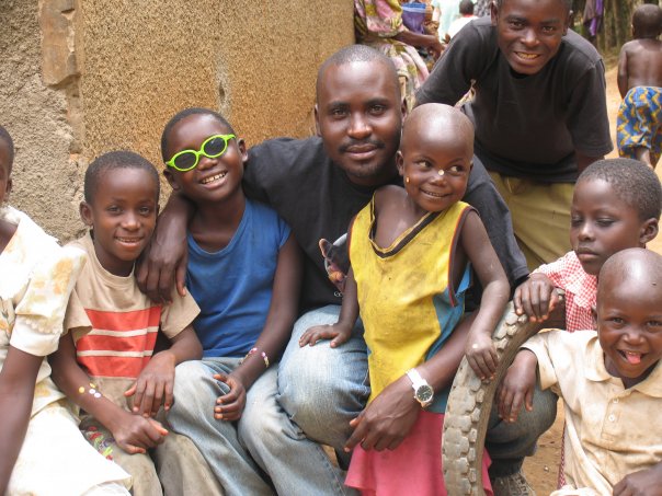 Seggy with kids Seggy with children