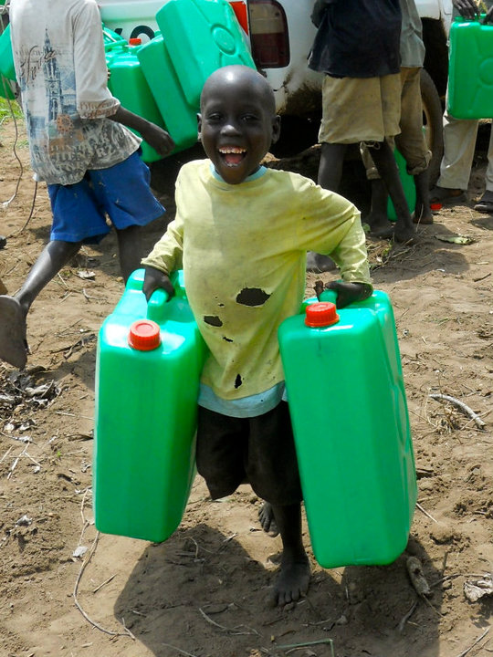 Amunge with jerry cans